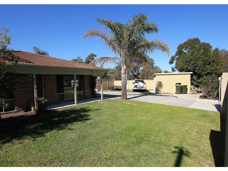 4 South Lake Drive, South Lake WA 6164