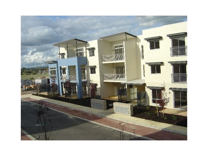 4/5 Ibera Way, Success WA 6164