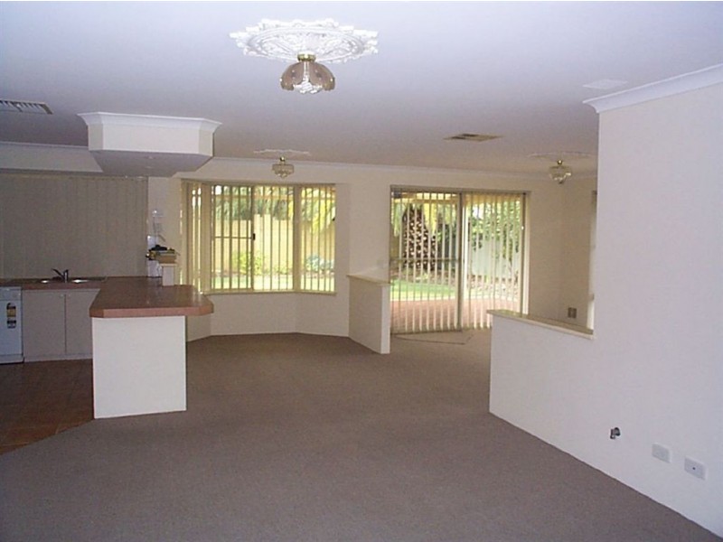 32 Woolmore Cross, Atwell WA 6164