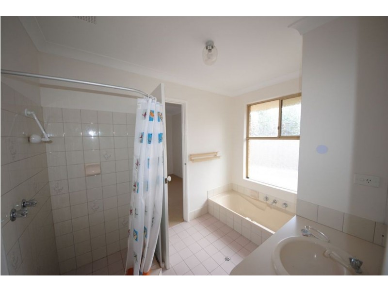 16 Nagambie Close, South Lake WA 6164