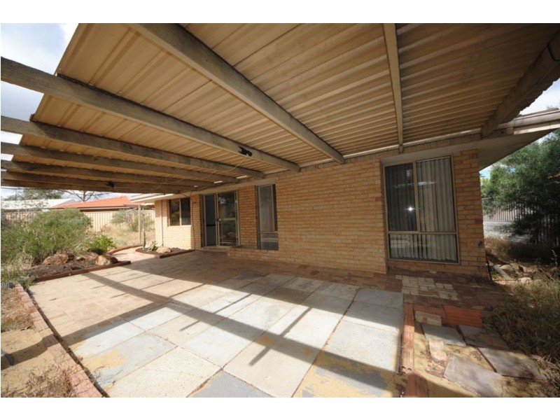 16 Nagambie Close, South Lake WA 6164