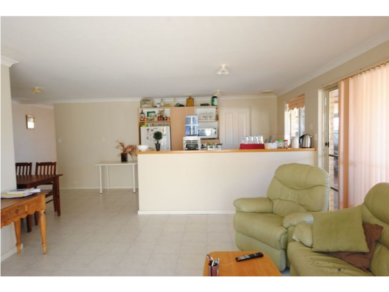 15 Champion Drive, Bertram WA 6167