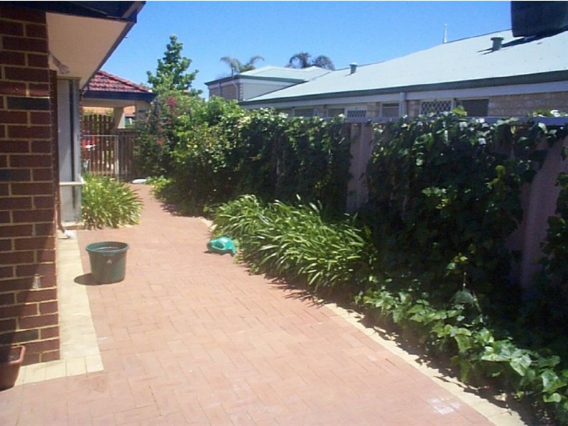 28 Lombe Gardens, Atwell WA 6164