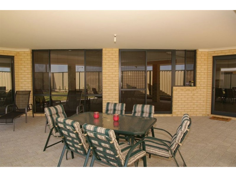3 Baumea Turn, Hammond Park WA 6164