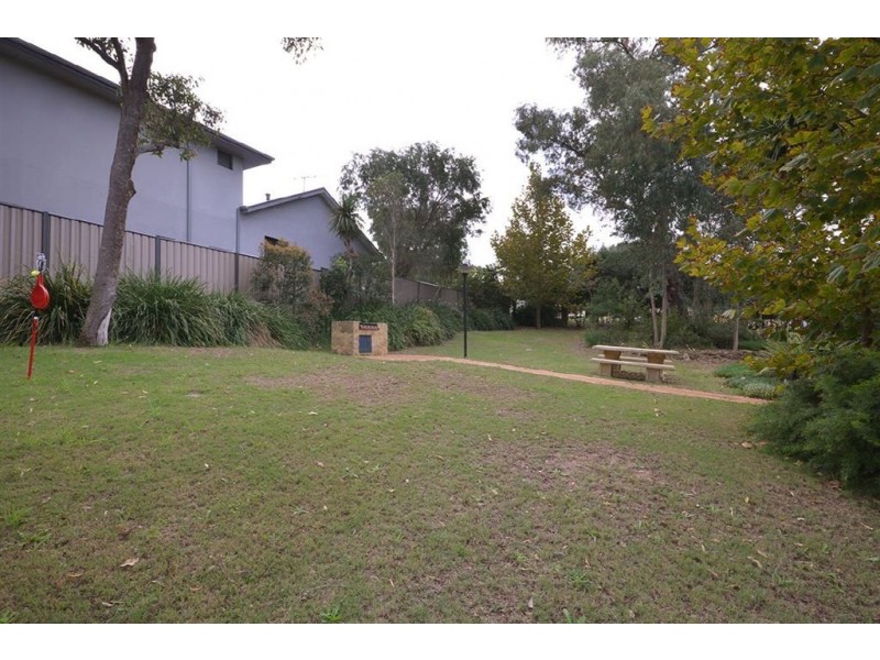 4/5 Doherty Road, Coolbellup WA 6163