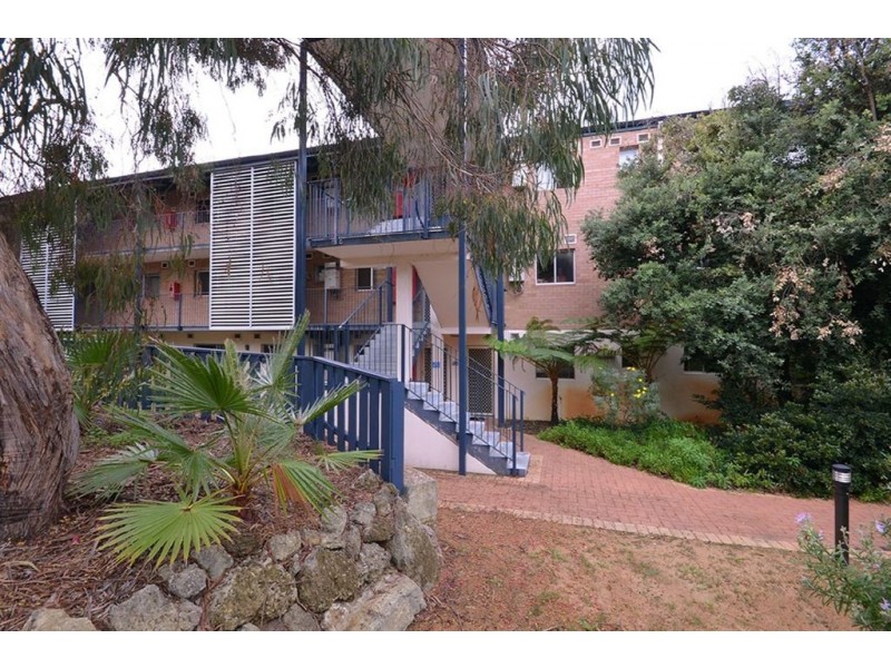 4/5 Doherty Road, Coolbellup WA 6163