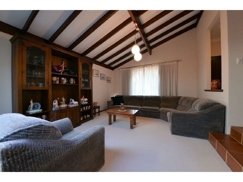 33 Masefield Avenue, North Lake WA 6163