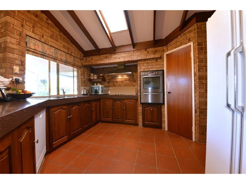 33 Masefield Avenue, North Lake WA 6163