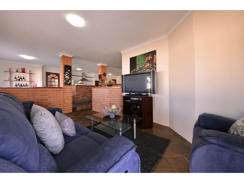 6 Monterey Crescent, Warnbro WA 6169