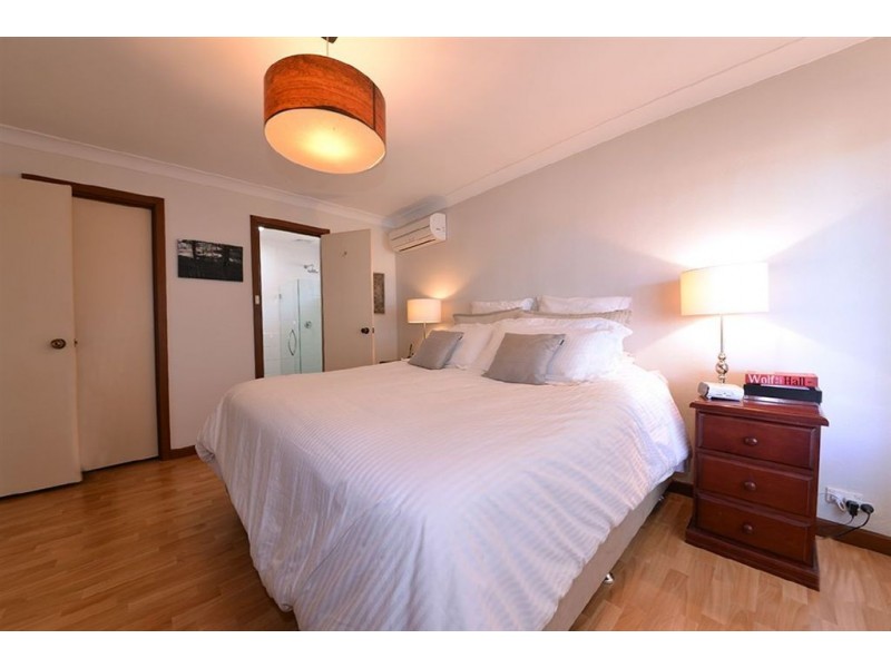 33 Whittaker Crescent, Bull Creek WA 6149