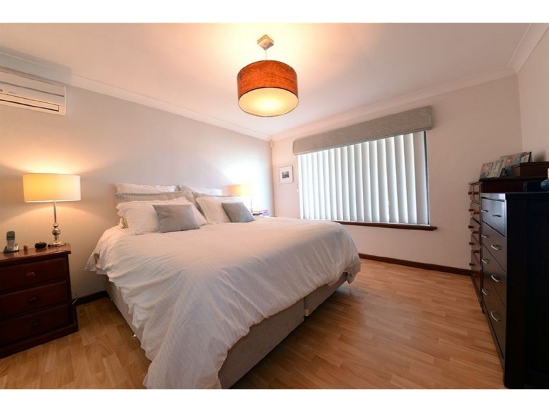 33 Whittaker Crescent, Bull Creek WA 6149