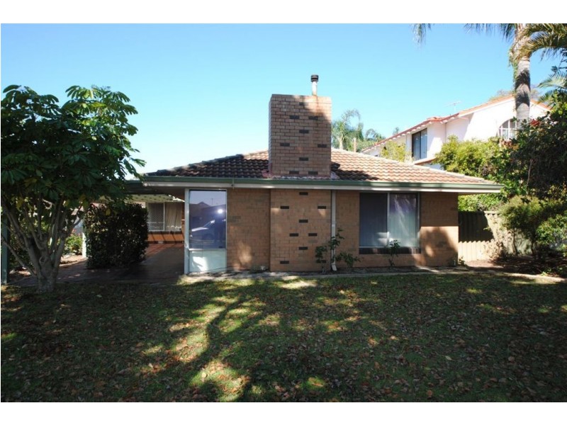 16 Sandra Way, Rossmoyne WA 6148