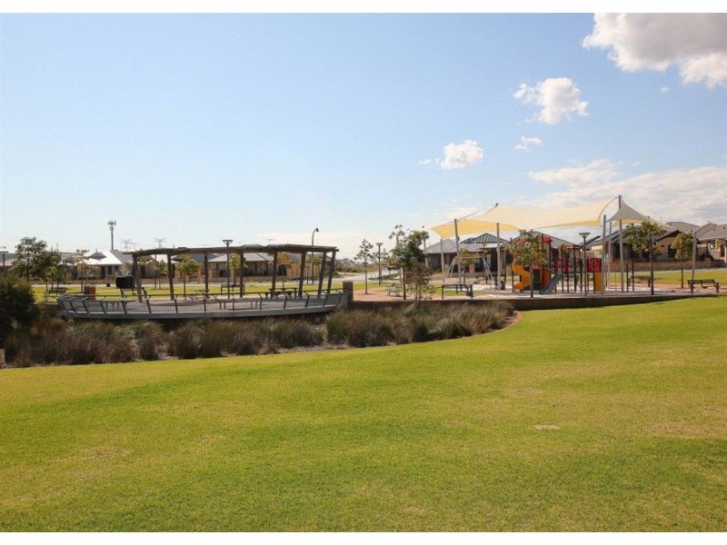 4 Edulis Avenue, Aubin Grove WA 6164