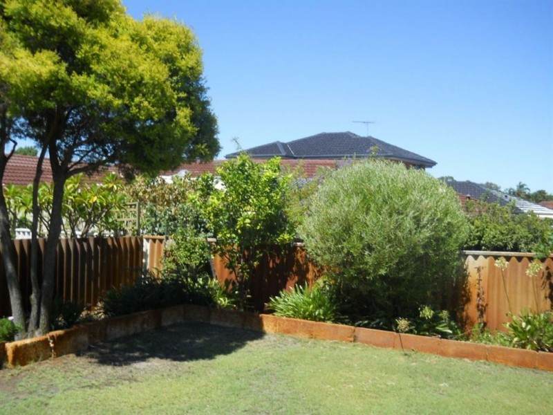 4 Vagg Street, Bull Creek WA 6149