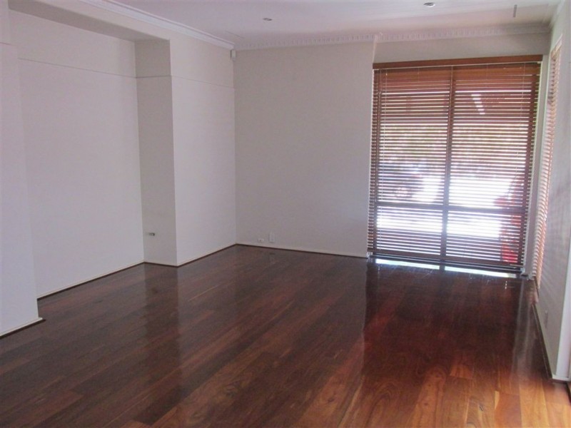 30 Moolyeen Road, Mount Pleasant WA 6153