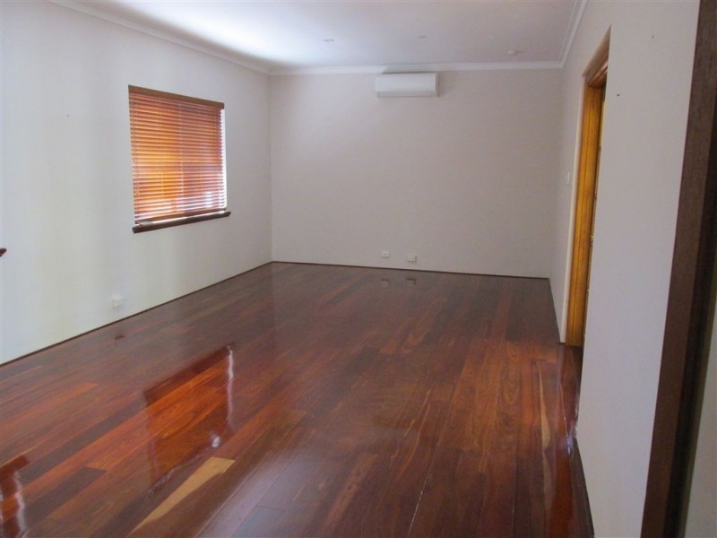 30 Moolyeen Road, Mount Pleasant WA 6153