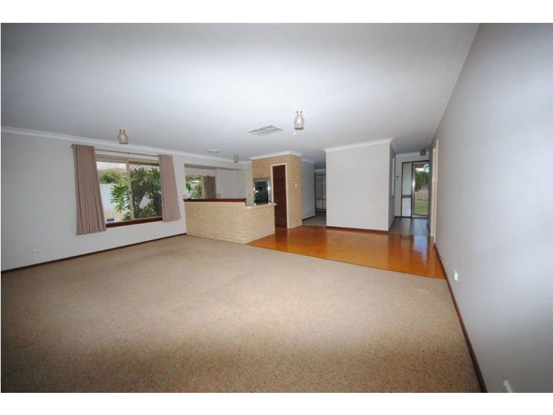 17 Nicholson Loop, Bateman WA 6150