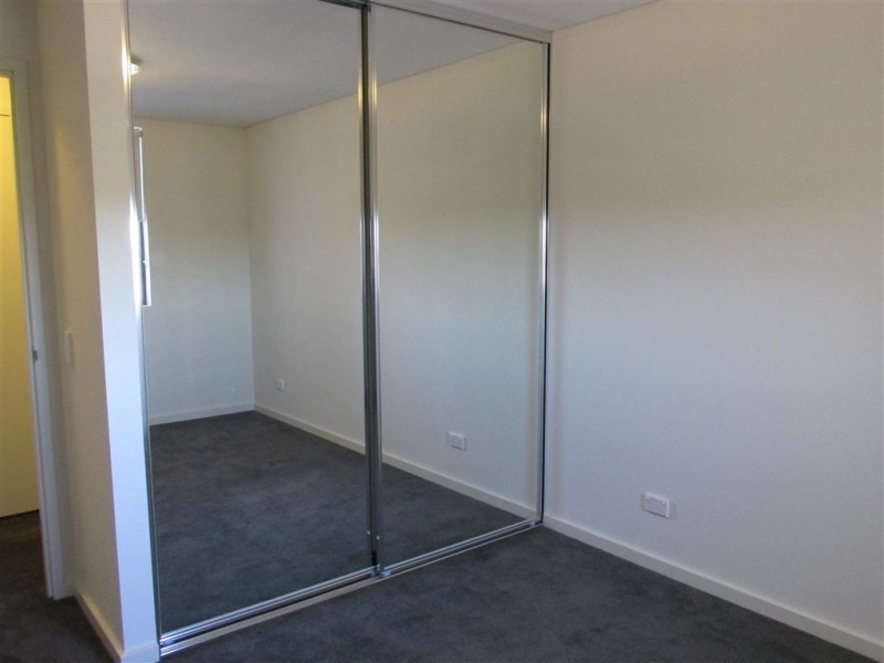 81/16 Midgegooroo Avenue, Cockburn Central WA 6164