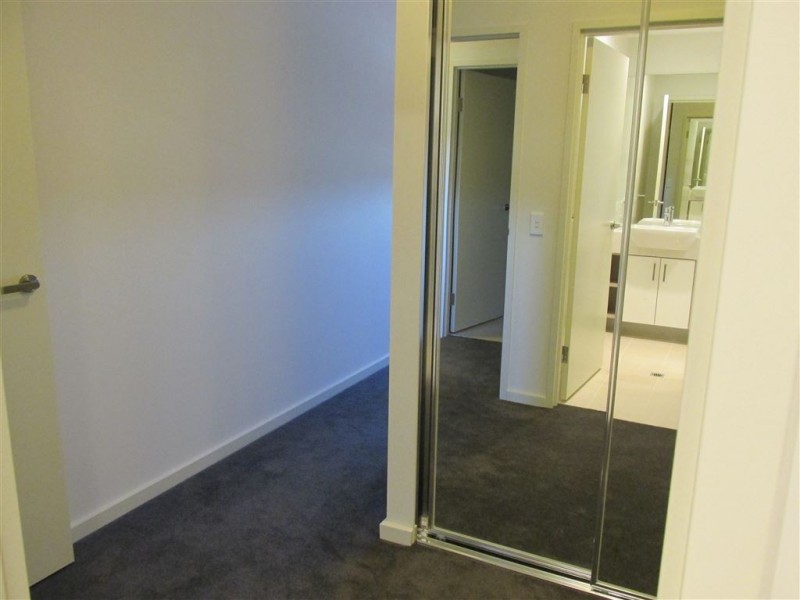 81/16 Midgegooroo Avenue, Cockburn Central WA 6164