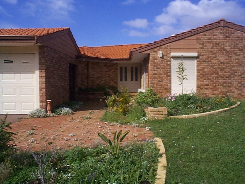 18 Le Souef Drive, Kardinya WA 6163