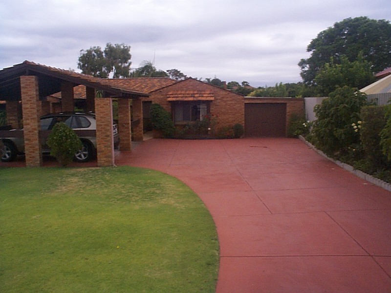 A/4 Anglesey Drive, Kardinya WA 6163