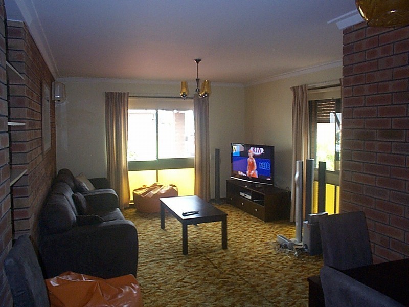 A/4 Anglesey Drive, Kardinya WA 6163