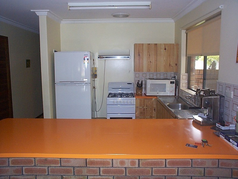 A/4 Anglesey Drive, Kardinya WA 6163