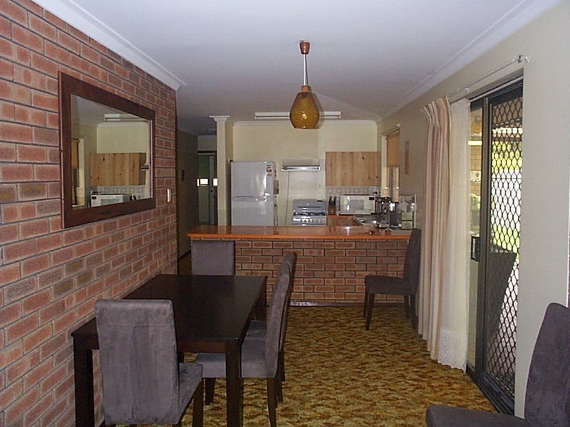 A/4 Anglesey Drive, Kardinya WA 6163