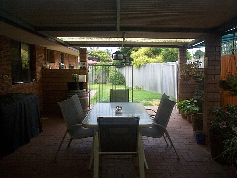 A/4 Anglesey Drive, Kardinya WA 6163