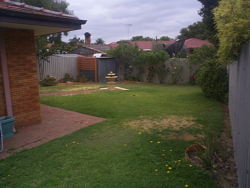 A/4 Anglesey Drive, Kardinya WA 6163