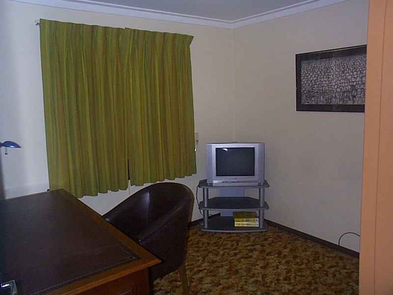 A/4 Anglesey Drive, Kardinya WA 6163