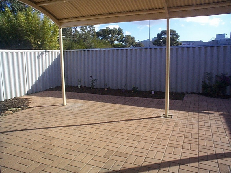 2/23 Golf Road, Parkwood WA 6147