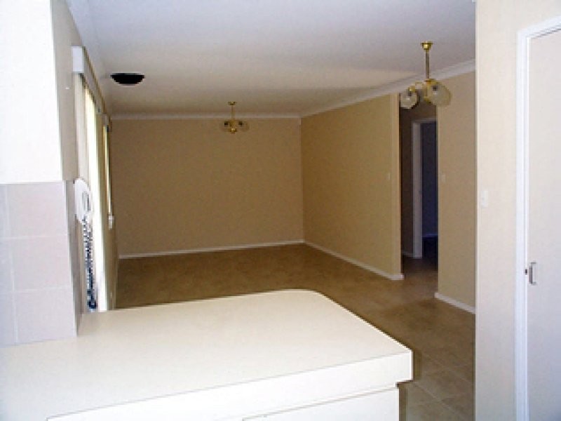 8 Barrine Gardens, South Lake WA 6164