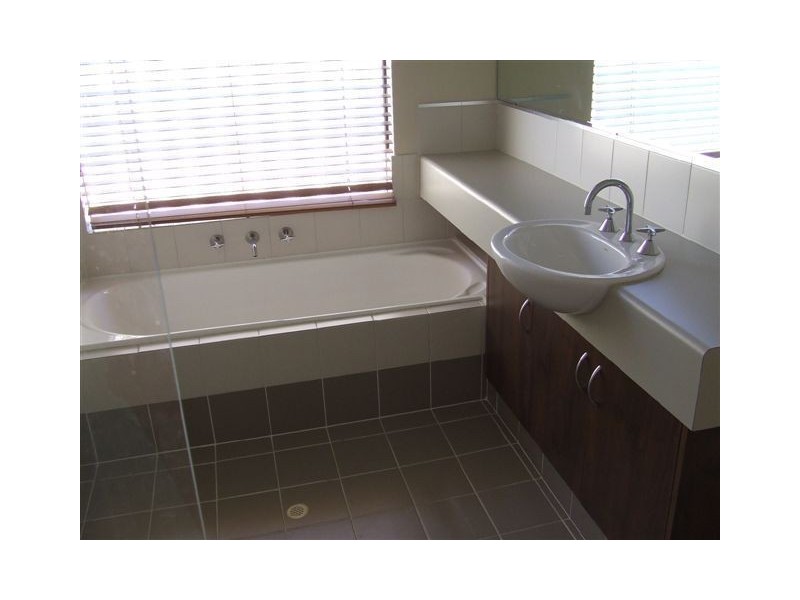 10 Chorus Circle, Atwell WA 6164