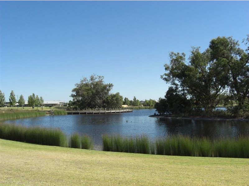 77 Aurora Drive, Atwell WA 6164