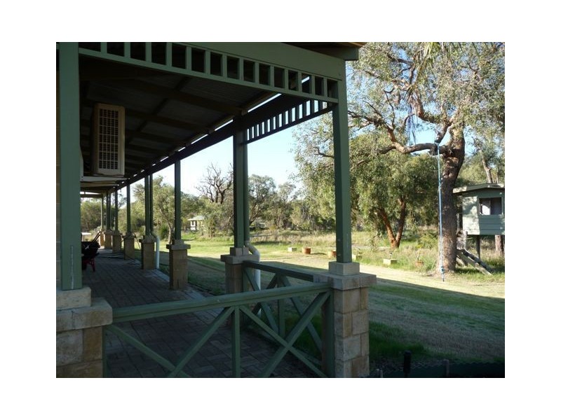 615 Rowley Road, Forrestdale WA 6112
