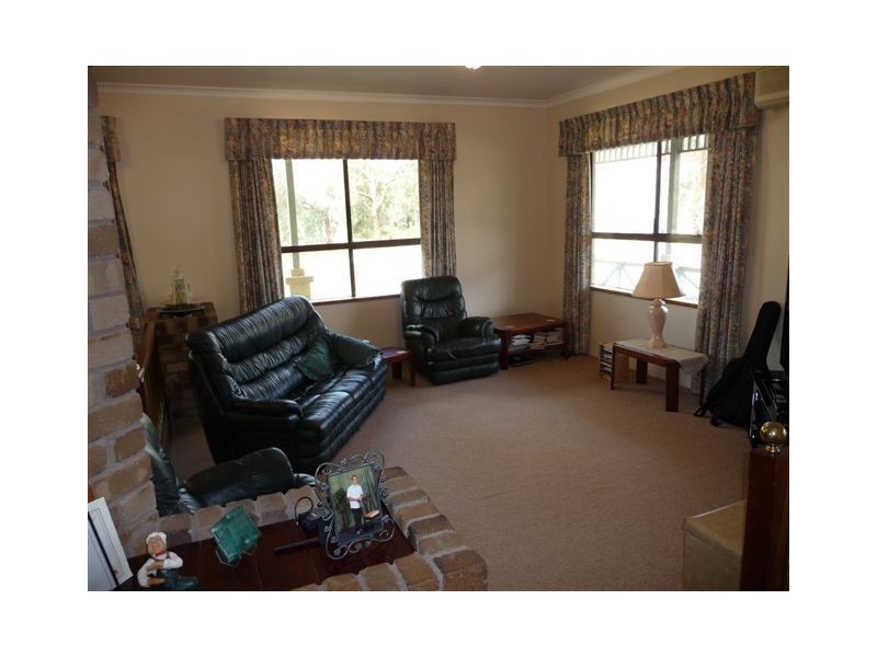 615 Rowley Road, Forrestdale WA 6112
