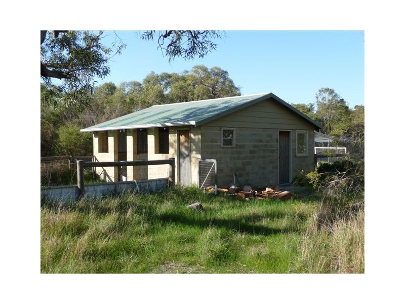 615 Rowley Road, Forrestdale WA 6112