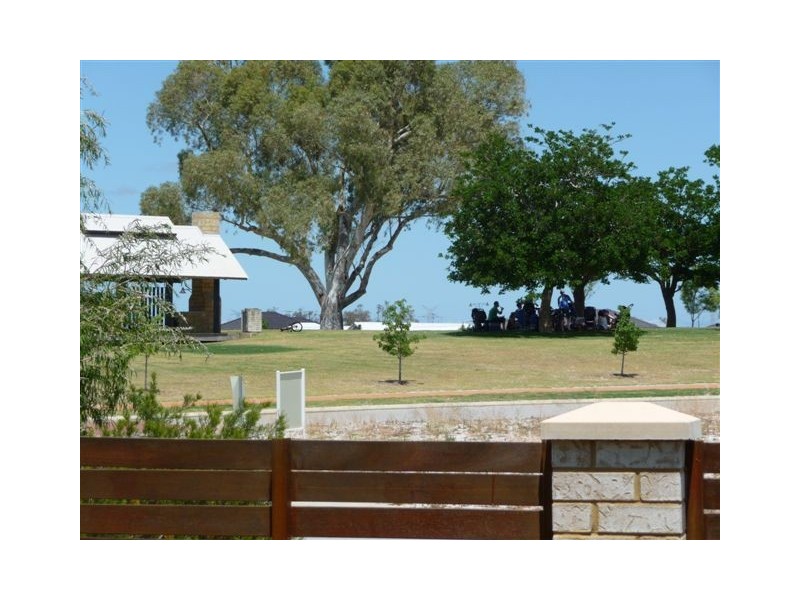 27 Harmony Avenue, Atwell WA 6164