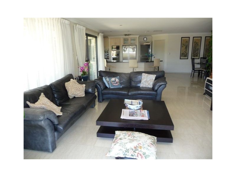 22 Savannah Circuit, Success WA 6164