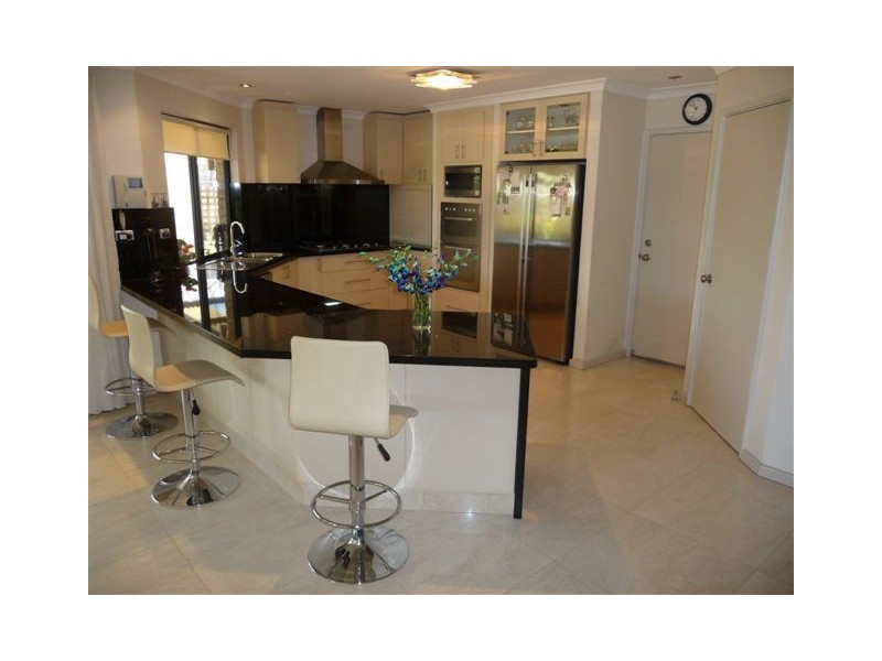 22 Savannah Circuit, Success WA 6164