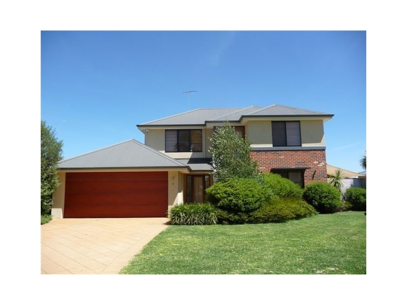 4 Harvest Lakes Boulevard, Atwell WA 6164