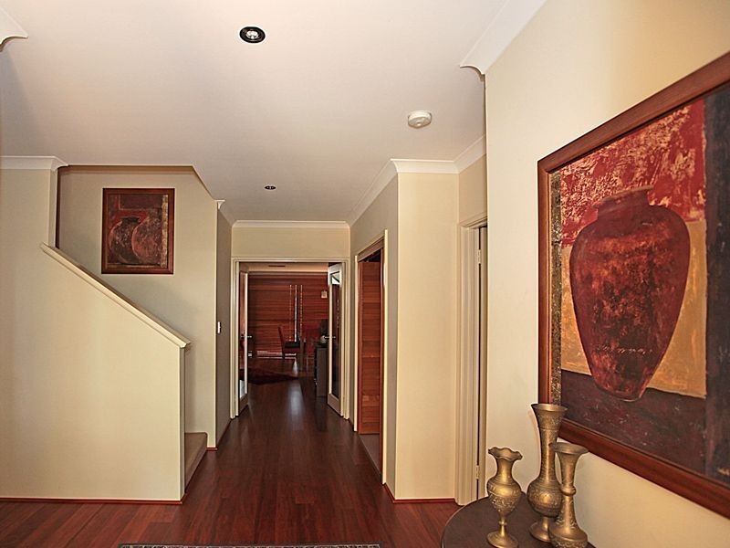 4 Harvest Lakes Boulevard, Atwell WA 6164