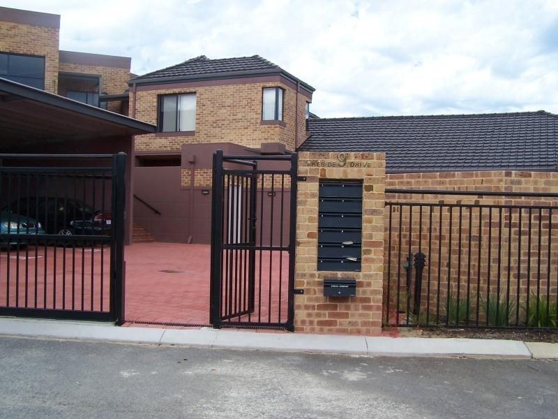 1/9 Lakeside Drive, Joondalup WA 6027