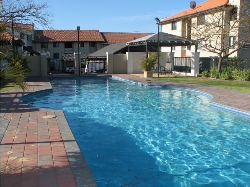 5/174 Lakeside Drive, Joondalup WA 6027