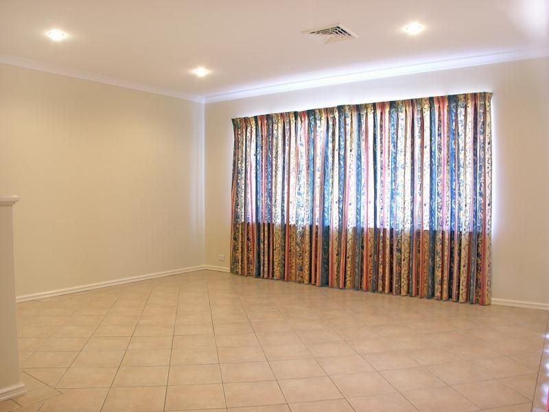 20 ROXBURGH STREET, Kinross WA 6028