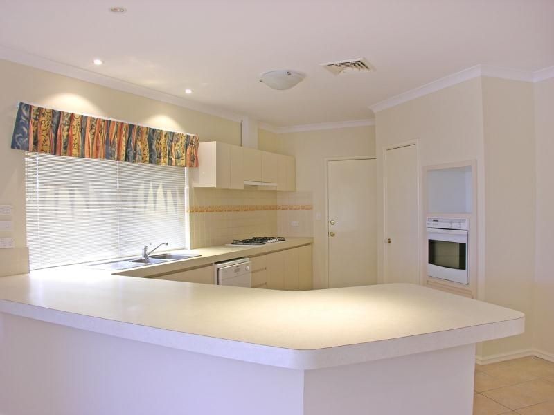 20 ROXBURGH STREET, Kinross WA 6028