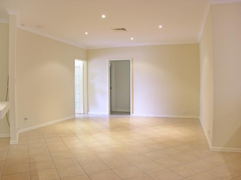 20 ROXBURGH STREET, Kinross WA 6028