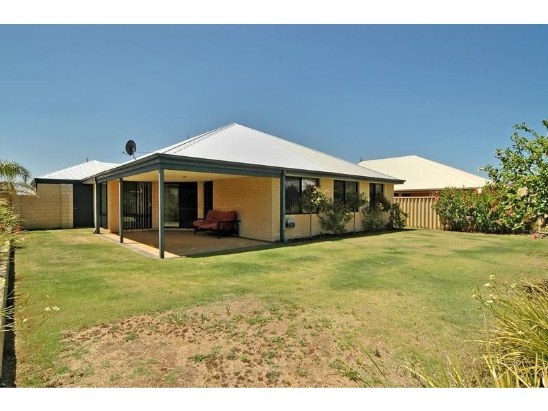 15 DUNSFOLD STREET, Butler WA 6036