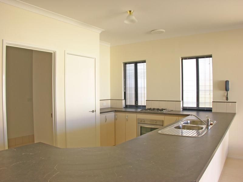 20 LA BIANCA VISTA, Carramar WA 6031